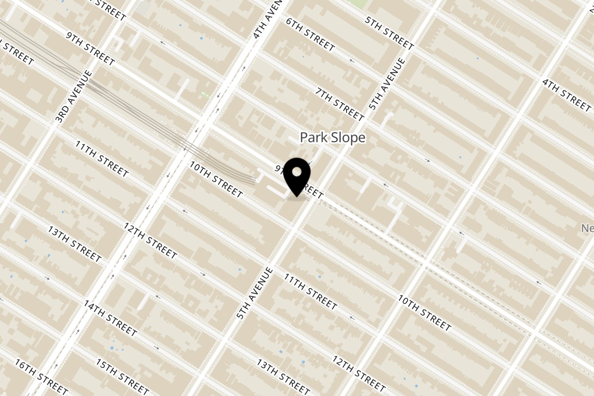 Map showing the location of Dave's Pizzeria on 450 5th Ave in Brooklyn